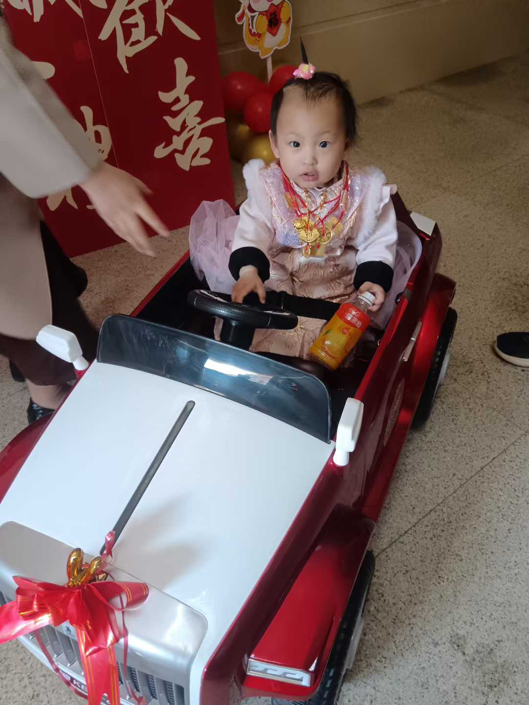 李伊灵可爱照片